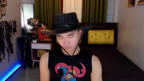 flickermarco online show from December 14, 2025, 3:06 pm