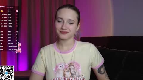 Snapshot of flirtbubble chatting on October 7, 2025, 7:11 pm Doloras online show from October 7, 2025, 7:11 pm