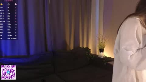 Snapshot of flirtbubble chatting on October 13, 2025, 6:24 am Doloras online show from October 13, 2025, 6:24 am