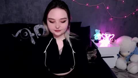 FlirtyJanes online show from March 3, 2025, 4:24 pm