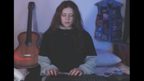 flor3citarockera online show from May 6, 2026, 11:37 am