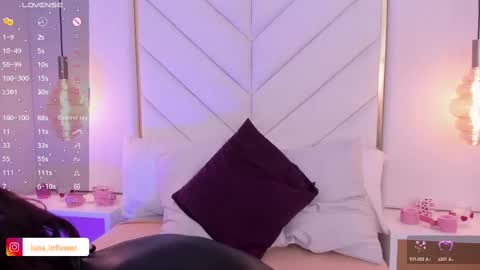 Snapshot of flor_deluna chatting on March 4, 2025, 6:50 pm Luna online show from March 4, 2025, 6:50 pm