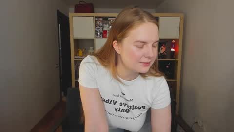 Snapshot of flora_fiore chatting on September 18, 2025, 6:26 am Hayley I WILL COME BACK ON MAY 27TH 6pm UTC online show from September 18, 2025, 6:26 am