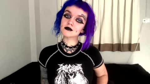 Snapshot of floralfable chatting on February 9, 2026, 8:07 am Flora online show from February 9, 2026, 8:07 am