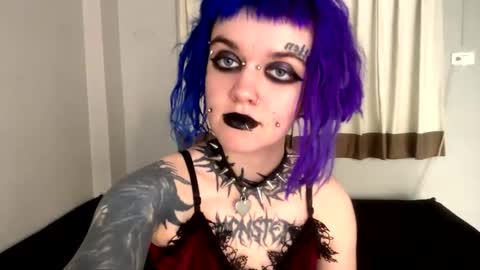 Snapshot of floralfable chatting on February 10, 2026, 9:46 am Flora online show from February 10, 2026, 9:46 am