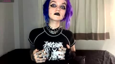 Snapshot of floralfable chatting on February 16, 2026, 11:06 am Flora online show from February 16, 2026, 11:06 am