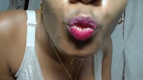 Snapshot of florencia011 chatting on January 23, 2025, 2:55 am florencia011 online show from January 23, 2025, 2:55 am