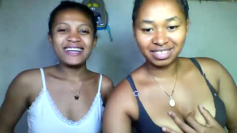 florencia011 online show from October 19, 2025, 6:08 pm