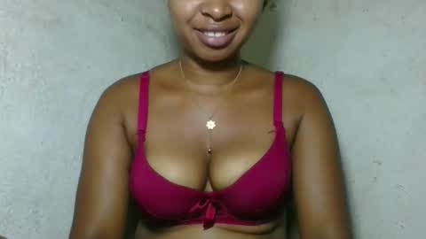 Snapshot of florencia011 chatting on April 25, 2026, 7:00 am florencia011 online show from April 25, 2026, 7:00 am