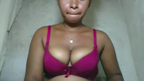 Snapshot of florencia011 chatting on May 17, 2026, 7:50 am florencia011 online show from May 17, 2026, 7:50 am