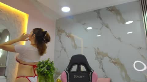 Dulce online show from October 21, 2025, 10:49 am