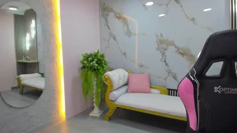 Dulce online show from October 31, 2025, 10:49 am