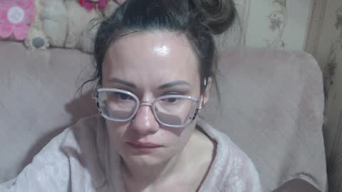 say meow and send tip  online show from April 5, 2026, 8:55 am