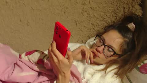 Snapshot of flowercandydoll13 chatting on December 16, 2024, 12:26 am say meow and send tip online show from December 16, 2024, 12:26 am