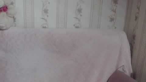 say meow and send tip  online show from February 9, 2026, 7:56 am