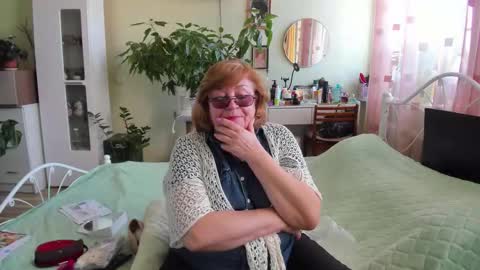 Snapshot of flowerlover8 chatting on September 29, 2025, 9:58 am Flowerlower online show from September 29, 2025, 9:58 am