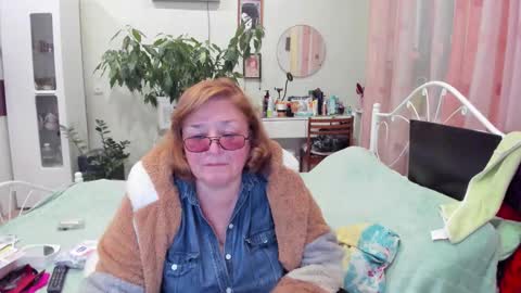 Snapshot of flowerlover8 chatting on September 30, 2025, 6:02 pm Flowerlower online show from September 30, 2025, 6:02 pm