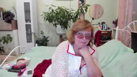 Snapshot of flowerlover8 chatting on October 3, 2025, 7:00 pm Flowerlower online show from October 3, 2025, 7:00 pm