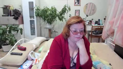 Snapshot of flowerlover8 chatting on October 14, 2025, 7:03 pm Flowerlower online show from October 14, 2025, 7:03 pm