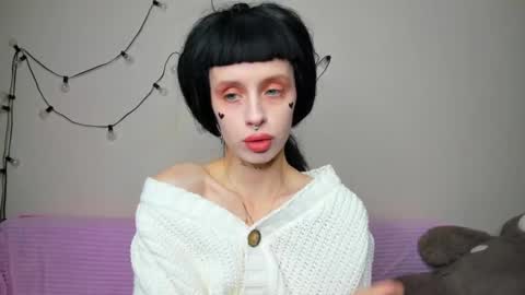 Flower online show from October 10, 2025, 3:00 pm