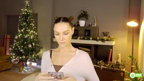 Snapshot of flowerr_powerr chatting on December 21, 2024, 8:54 pm Katrin online show from December 21, 2024, 8:54 pm