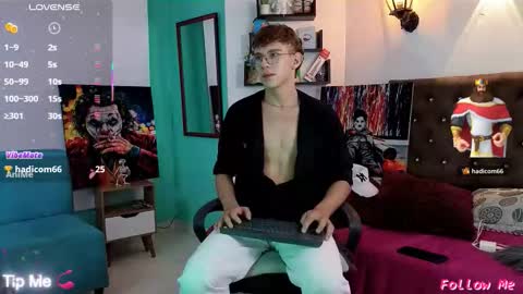 Snapshot of flowers109 chatting on November 21, 2025, 10:30 pm flowers109 online show from November 21, 2025, 10:30 pm