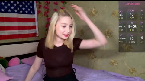 Snapshot of fluffy_cloude chatting on October 25, 2025, 12:23 pm fluffy_cloude online show from October 25, 2025, 12:23 pm