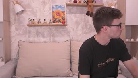 Fluffy and Krut online show from December 21, 2025, 11:39 am