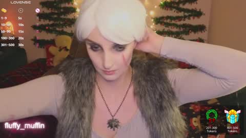 Snapshot of fluffy_muffin3 chatting on December 20, 2024, 7:17 pm Agatha online show from December 20, 2024, 7:17 pm