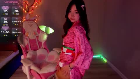 Snapshot of fluffy_rose chatting on October 31, 2025, 5:58 pm Rose online show from October 31, 2025, 5:58 pm