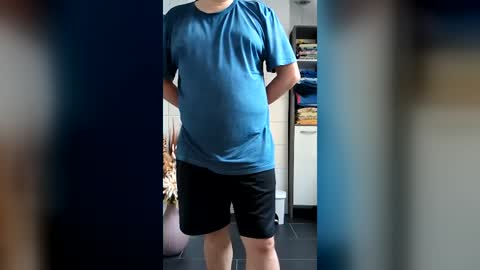 fluffybutt_ online show from July 14, 2026, 5:29 pm