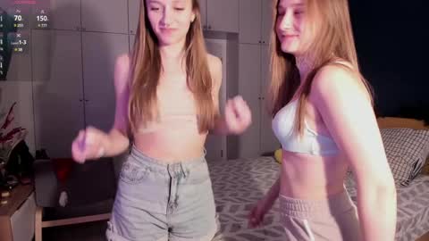 Snapshot of flurry_cute chatting on January 5, 2025, 4:16 pm Flurry and Chloe online show from January 5, 2025, 4:16 pm