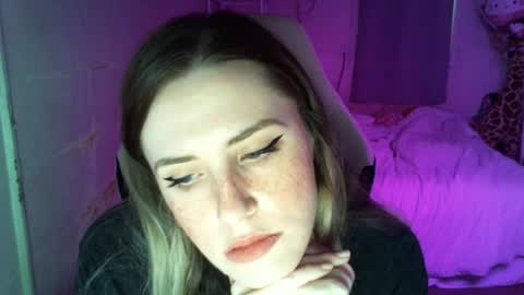 Snapshot of fluxsux chatting on October 20, 2025, 1:22 pm Flux online show from October 20, 2025, 1:22 pm