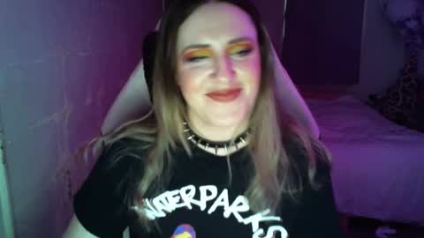 Snapshot of fluxsux chatting on December 1, 2025, 2:00 pm Flux online show from December 1, 2025, 2:00 pm