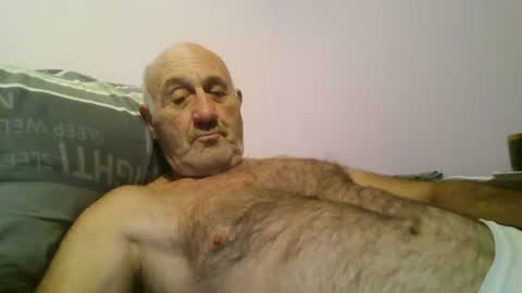 Snapshot of follador1001 chatting on June 24, 2026, 8:30 pm follador1001 online show from June 24, 2026, 8:30 pm