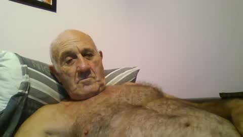 Snapshot of follador1001 chatting on June 27, 2026, 8:25 pm follador1001 online show from June 27, 2026, 8:25 pm
