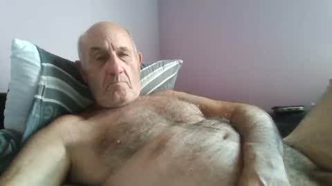 Snapshot of follador1001 chatting on June 30, 2026, 11:22 am follador1001 online show from June 30, 2026, 11:22 am