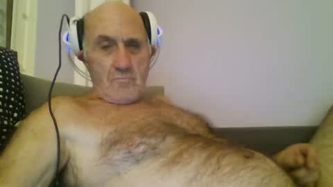 Snapshot of follador1001 chatting on July 18, 2026, 8:56 pm follador1001 online show from July 18, 2026, 8:56 pm