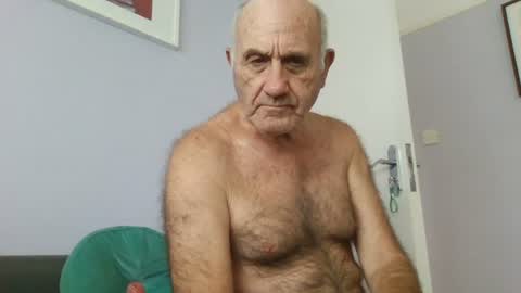Snapshot of follador1001 chatting on July 19, 2026, 9:24 am follador1001 online show from July 19, 2026, 9:24 am
