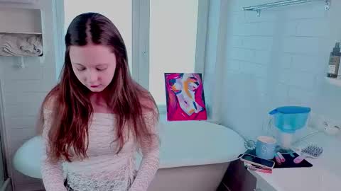 Snapshot of fondawollyung chatting on March 3, 2026, 5:35 am Mery online show from March 3, 2026, 5:35 am