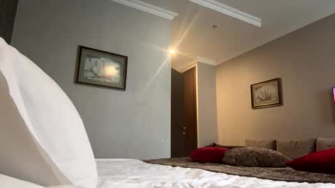 forbiddennvelvet online show from October 3, 2025, 9:17 am