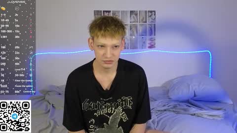 forever_eren online show from February 21, 2026, 12:44 am