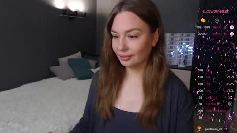 Snapshot of foreversmileme chatting on November 3, 2025, 11:22 am Julia online show from November 3, 2025, 11:22 am