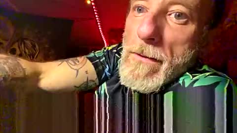 Snapshot of foxbodydave chatting on April 4, 2026, 10:35 am foxbodydave online show from April 4, 2026, 10:35 am