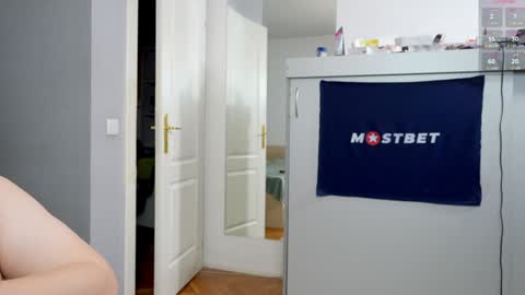 Snapshot of foxeslovefoxes chatting on December 6, 2024, 2:49 pm CUSTOM PHOTOS AND VIDEOS -  online show from December 6, 2024, 2:49 pm