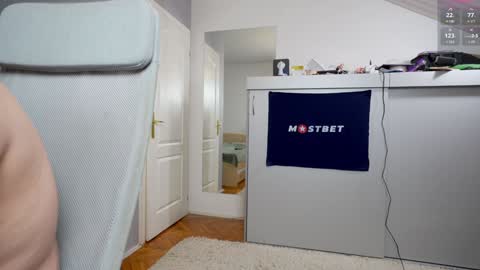 Snapshot of foxeslovefoxes chatting on December 7, 2024, 2:24 pm CUSTOM PHOTOS AND VIDEOS -  online show from December 7, 2024, 2:24 pm