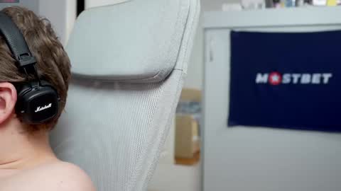 Snapshot of foxeslovefoxes chatting on December 24, 2024, 12:55 pm CUSTOM PHOTOS AND VIDEOS -  online show from December 24, 2024, 12:55 pm