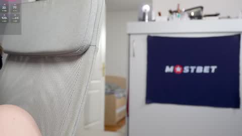 Snapshot of foxeslovefoxes chatting on December 27, 2024, 12:23 pm CUSTOM PHOTOS AND VIDEOS -  online show from December 27, 2024, 12:23 pm