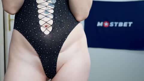 Snapshot of foxeslovefoxes chatting on January 10, 2025, 6:28 pm CUSTOM PHOTOS AND VIDEOS -  online show from January 10, 2025, 6:28 pm