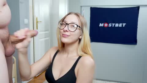 Snapshot of foxeslovefoxes chatting on January 11, 2025, 2:25 pm CUSTOM PHOTOS AND VIDEOS -  online show from January 11, 2025, 2:25 pm